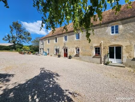 maison 8 pièces 212 m²