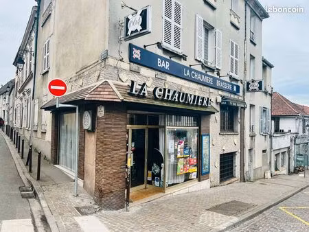 bar-restaurant / place du marché montlhéry / opportunités rare