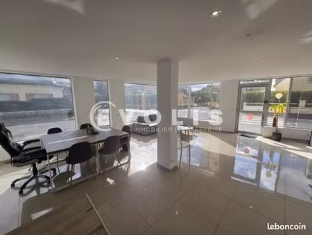 local commercial 105 m²