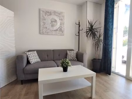dispo septembre : studio tt équipé - 10mn de la rochelle