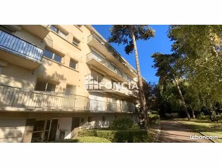 proche rer 2 pieces de 63 8 m2 avec cave et garage