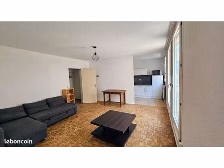 appartement t3 traversant 63m² lumineux – toulon (15e corps) – ascenseur  parking & cave