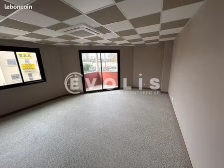 bureau 27 m²