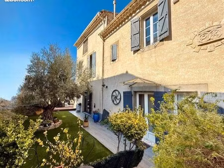 maison bourgeoise 310 m2 piscine garage plus gîte indépendant 90 m2
