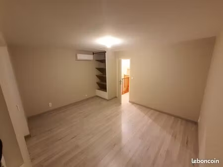 location petite maison mitoyenne foëcy