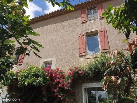 maison de caractère ancienne  cour  grande remise