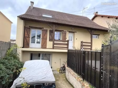 pavillon 9 pièces 240 m²