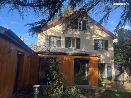pavillon 6 pièces 135 m²