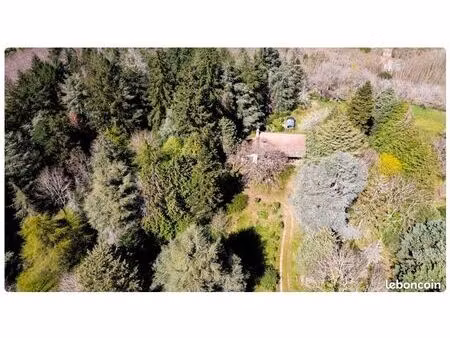 maison de campagne de 152 m² sur 14 000 m² de terrain boisé■écriture■maison de campagne de