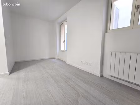 studio 1 pièce 14 m²