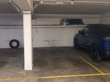 place de parking sous terrain