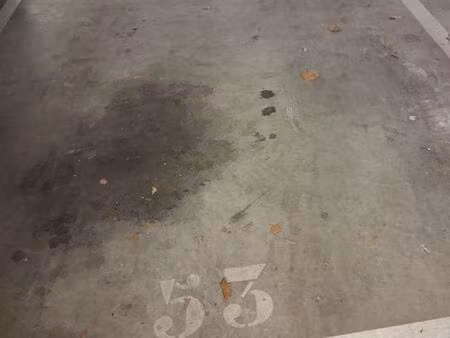 place de parking sous-terrain sécurisée