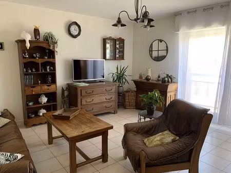 appartement au cœur d' avallon  idéalement situé en centre-ville  au sein d’une résidence 