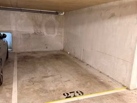 à vendre place de parking sécurisée avec vidéosurveillance et accès badge
