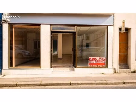 local commercial/professionnel 85m2 lisieux
