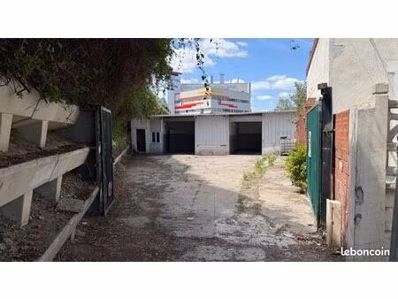 local toute activité à saint-denis dans zone industrielle