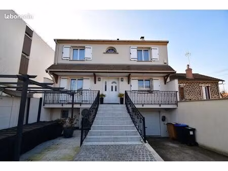 maison 7 pièces 220 m²