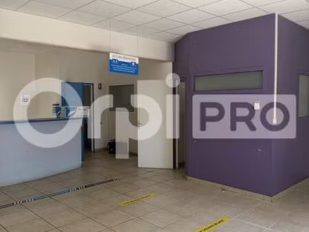 local commercial 143 m²