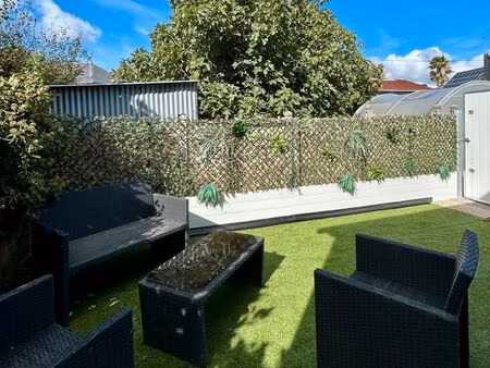 studio meublé avec terrasse