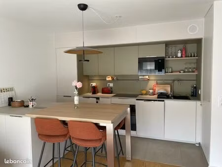 appartement 3 pièces (58 7m2 + balcon 6m2) + box