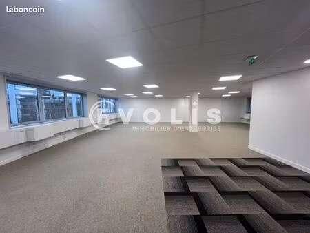 bureaux 185 m²
