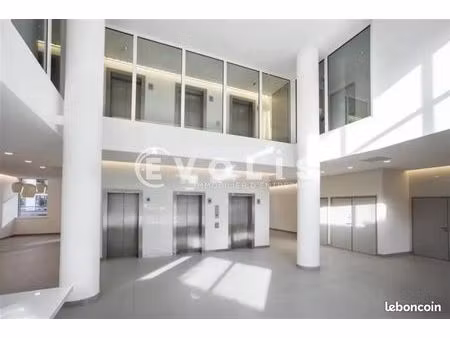bureaux 2 649 m²