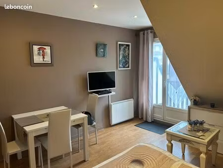 studio 1 pièce 25 m²