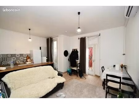 boutique 59 m² villemomble