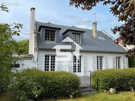 maison 8 pièces 215 m²