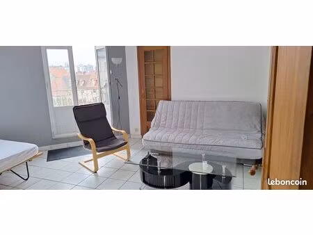 location studio meublé