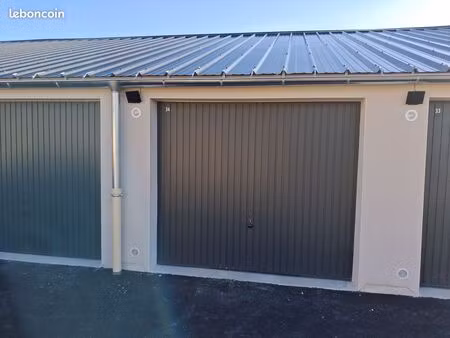loue garage ou stockage fermé