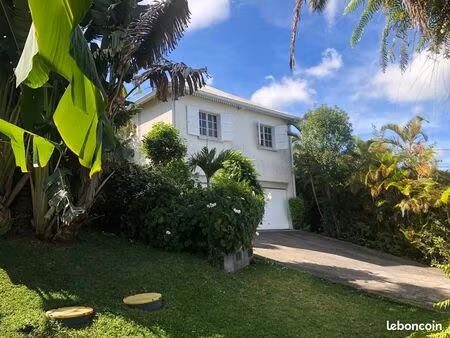 maison vue mer + jardin arboré