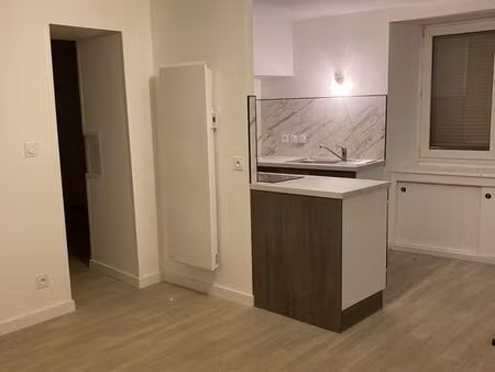 à louer – appartement t3 de plain-pied  62 m² – roche-lez-beaupré