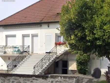 t2 avec balcon + 2 places de parking