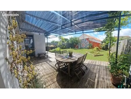 angoulême st cybard - maison atypique meublée  2 chambres  cour avant et jardin clos – à p