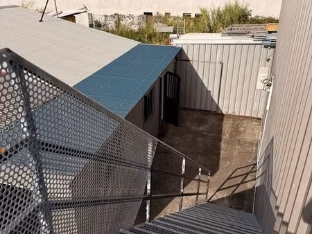 local commercial / bureaux à louer - sainte-suzanne ( la marine)