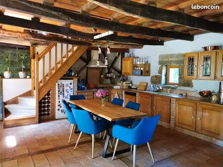 ancien moulin de charme avec 8ha de terrain
