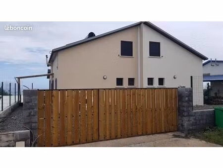 location maison meublée jumelée f4 - petite île centre