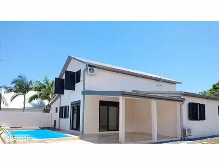 villa t5 avec piscine