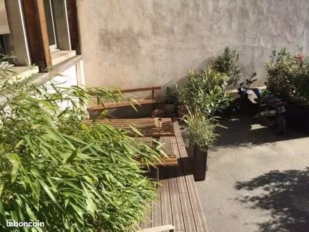 bureau 601 m²