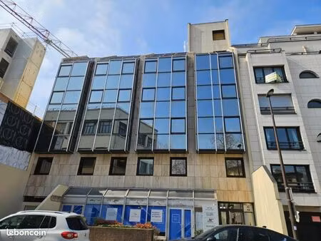 bureaux 296 m²
