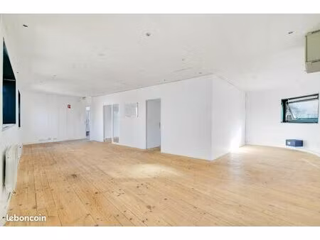 bureaux 93 m²