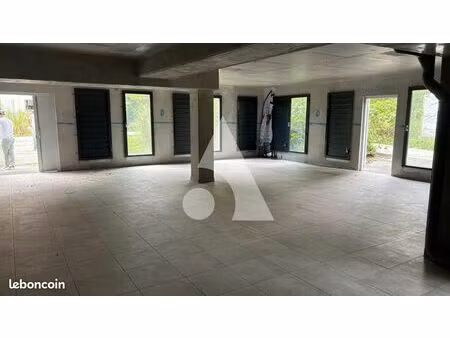 local commercial 91 m²