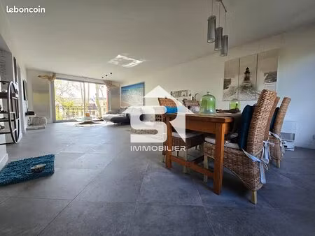 maison 7 pièces 210 m²