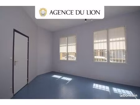 bureau 75 m²