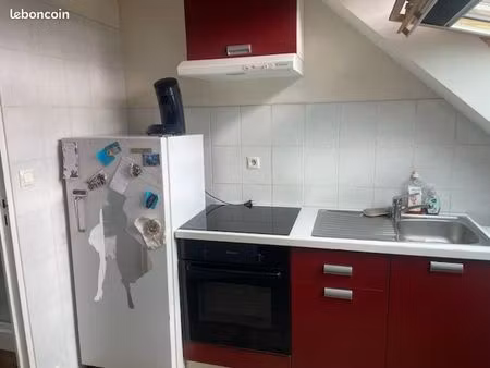 studio avec meubles au centre bourg de broons