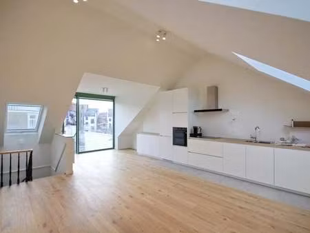 appartement à louer à saint-gilles € 2.550 (lov96) - eurorent | zimmo