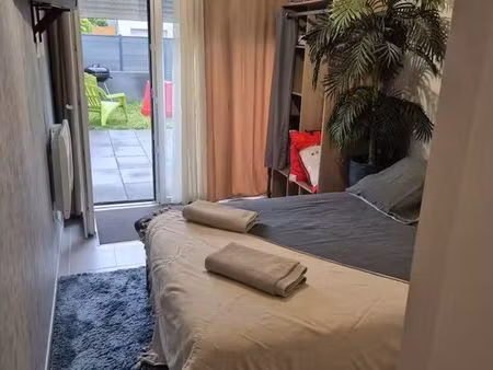 studio avec petit jardinet