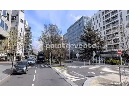 local commercial 254 m²
