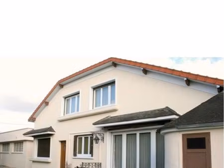 maison et sa dépendance avec jardin